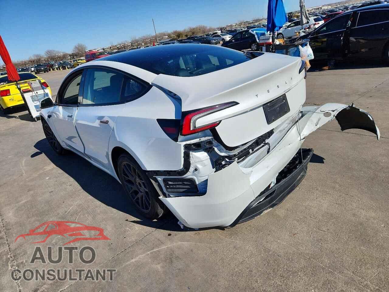 TESLA MODEL 3 2025 - 5YJ3E1EA4SF042116