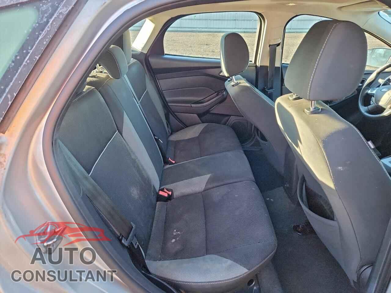FORD FOCUS 2014 - 1FADP3K22EL255841