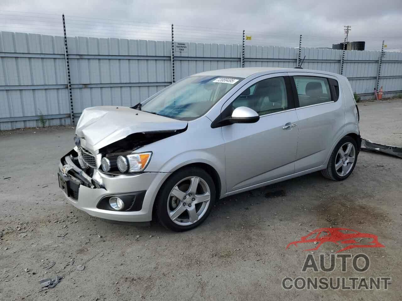 CHEVROLET SONIC 2015 - 1G1JF6SB4F4195146