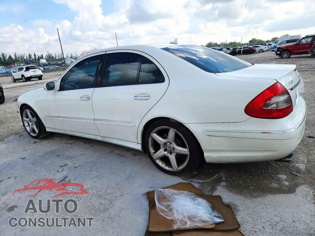 MERCEDES-BENZ E-CLASS 2009 - WDBUF56X59B372015