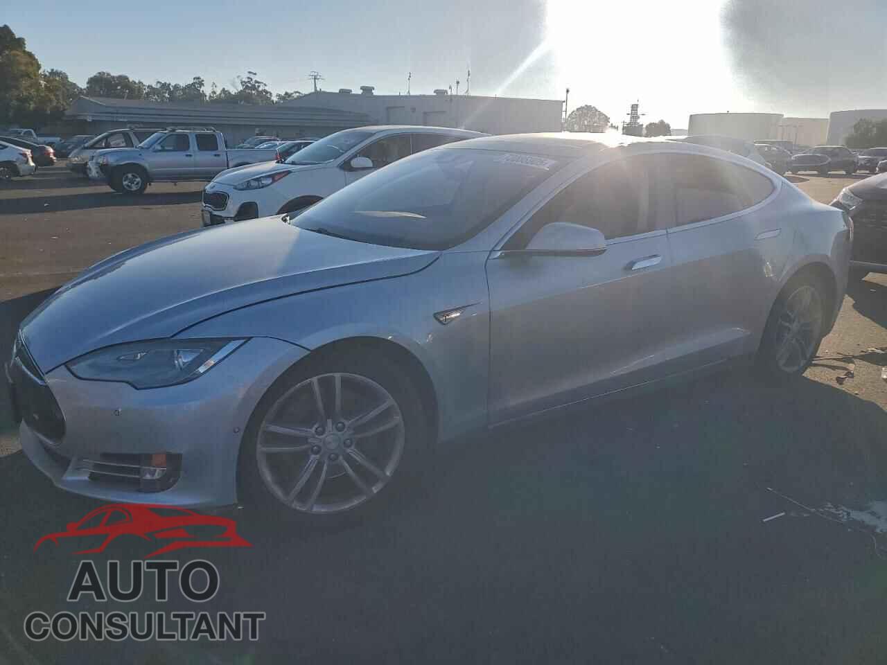 TESLA MODEL S 2015 - 5YJSA1H12FF083028