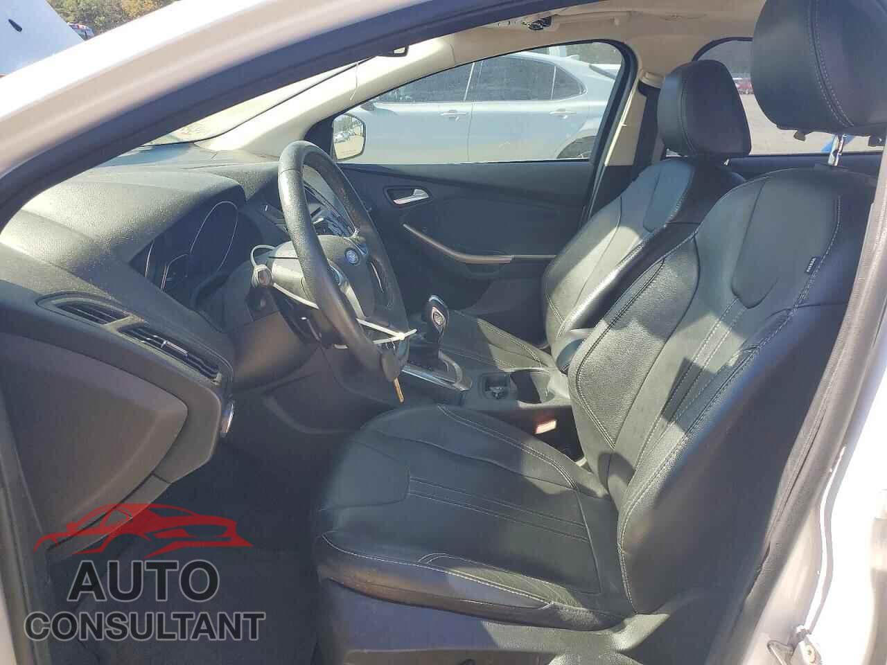 FORD FOCUS 2012 - 1FAHP3H24CL386758