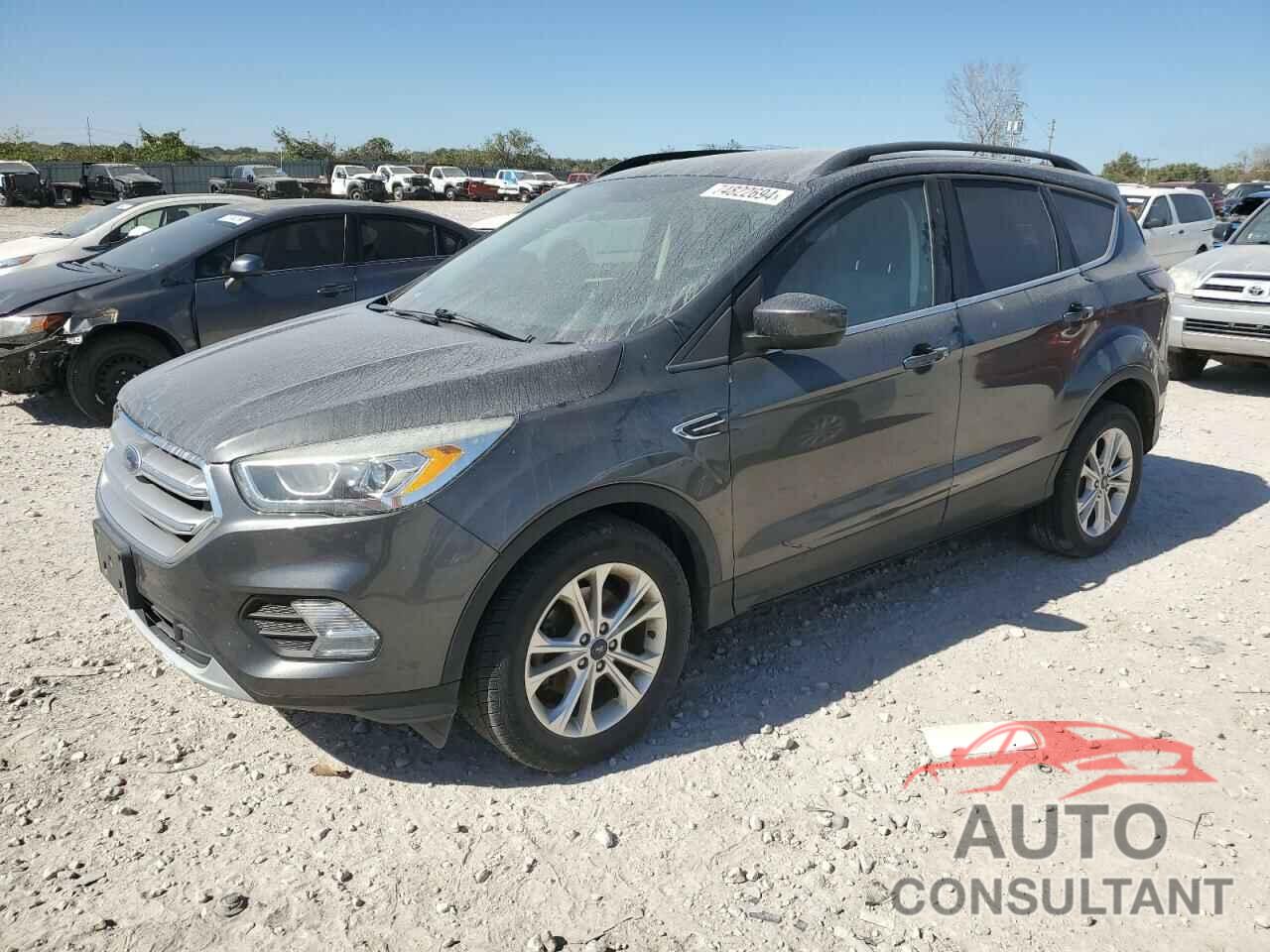 FORD ESCAPE 2017 - 1FMCU0GD3HUC87456
