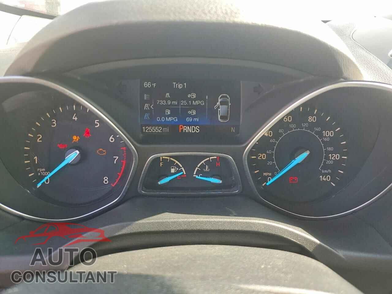 FORD ESCAPE 2017 - 1FMCU0GD5HUB03487