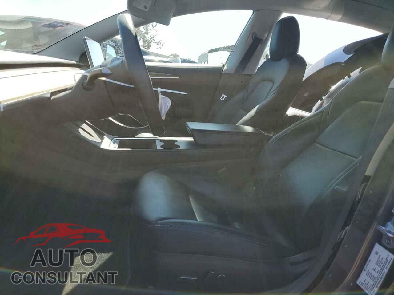 TESLA MODEL 3 2022 - 5YJ3E1EB3NF123847