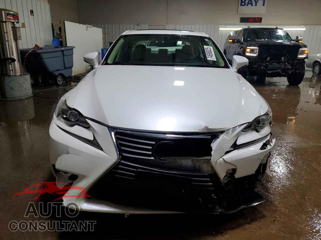 LEXUS IS 2015 - JTHCF1D28F5016356