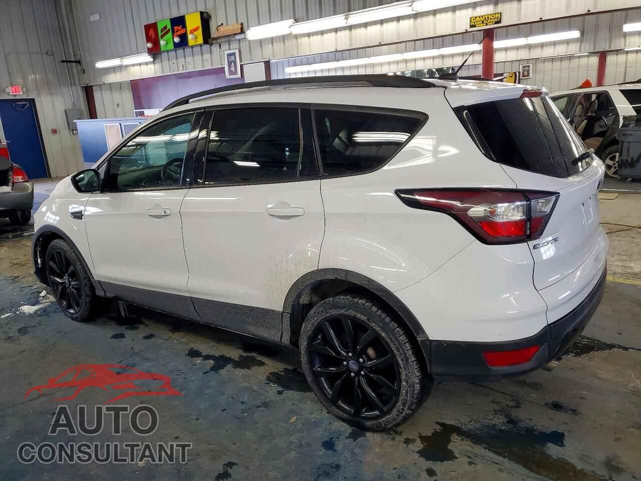 FORD ESCAPE 2017 - 1FMCU0GD3HUD27373