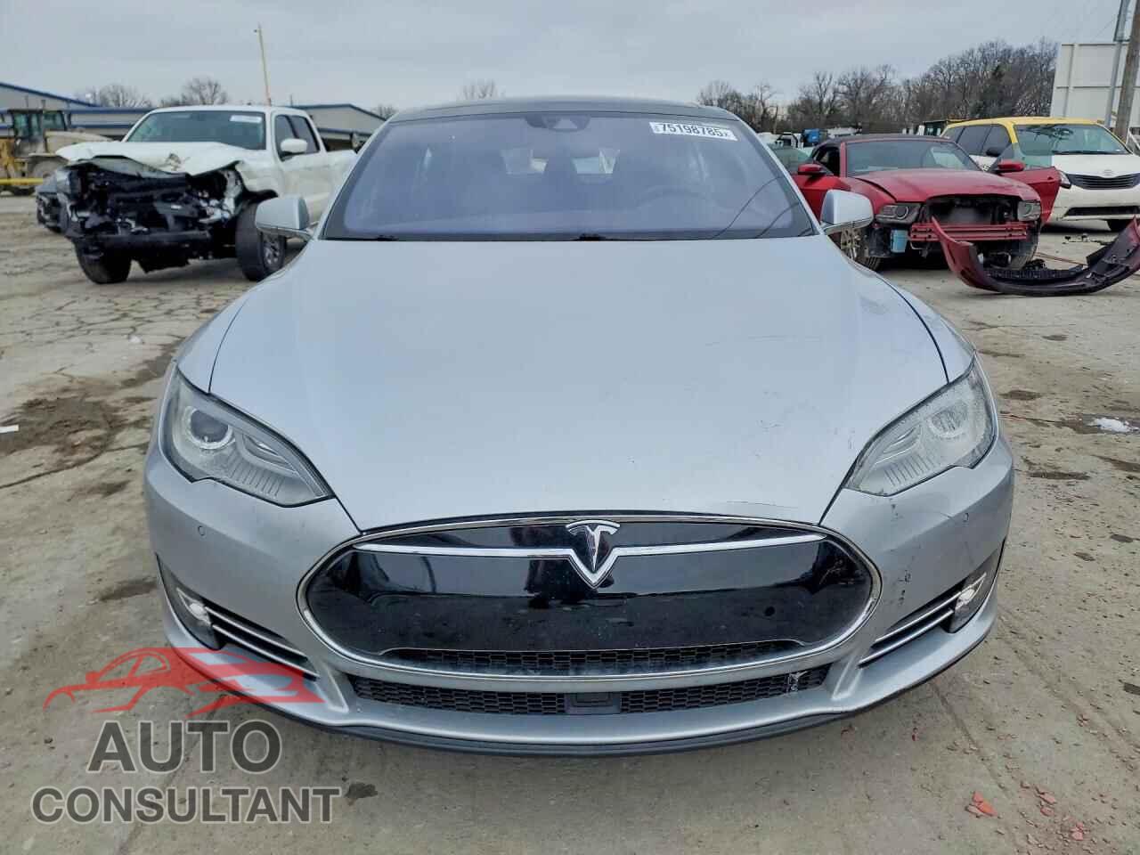 TESLA MODEL S 2015 - 5YJSA1E21FF118879