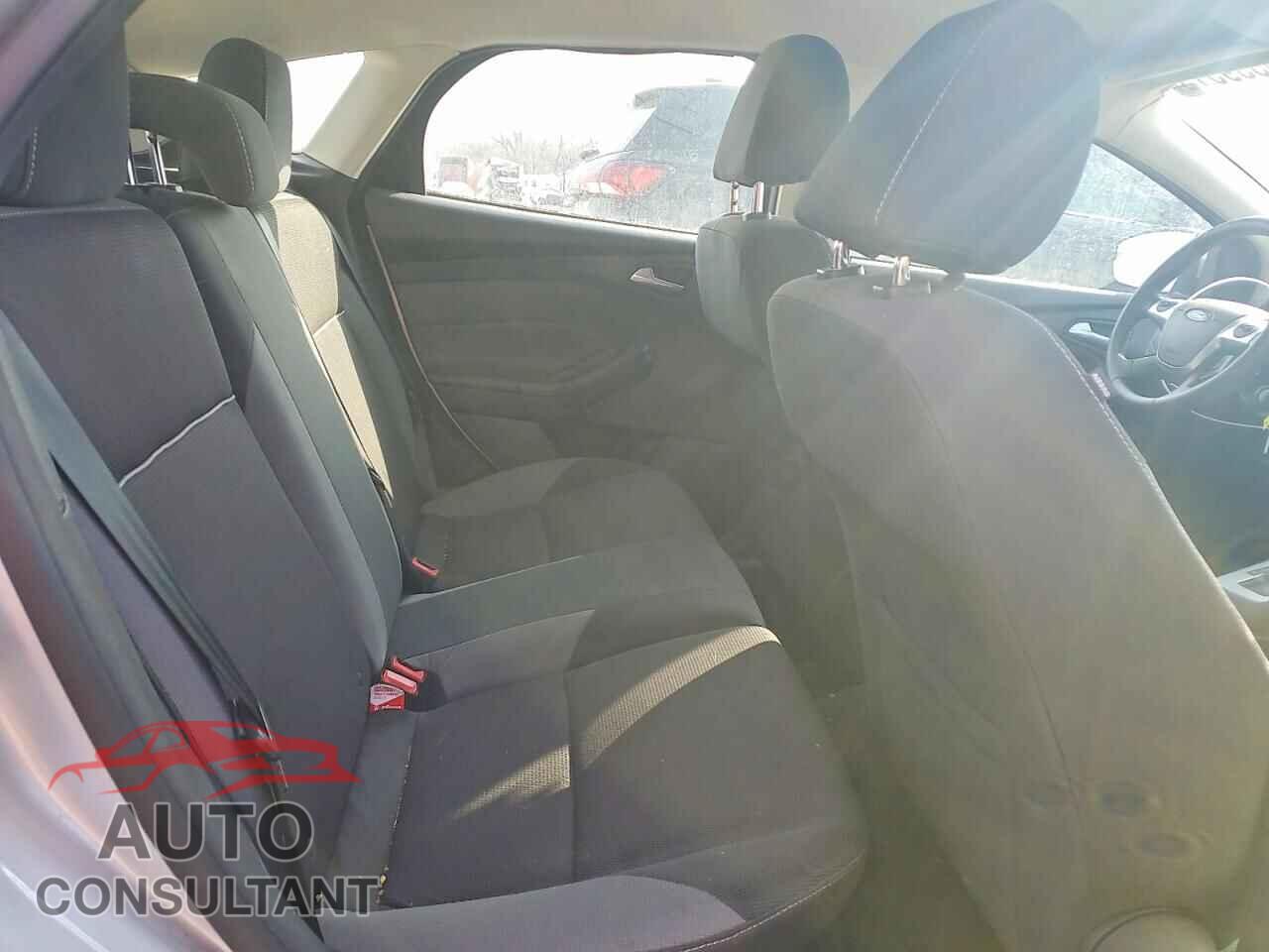 FORD FOCUS 2012 - 1FAHP3K2XCL435406