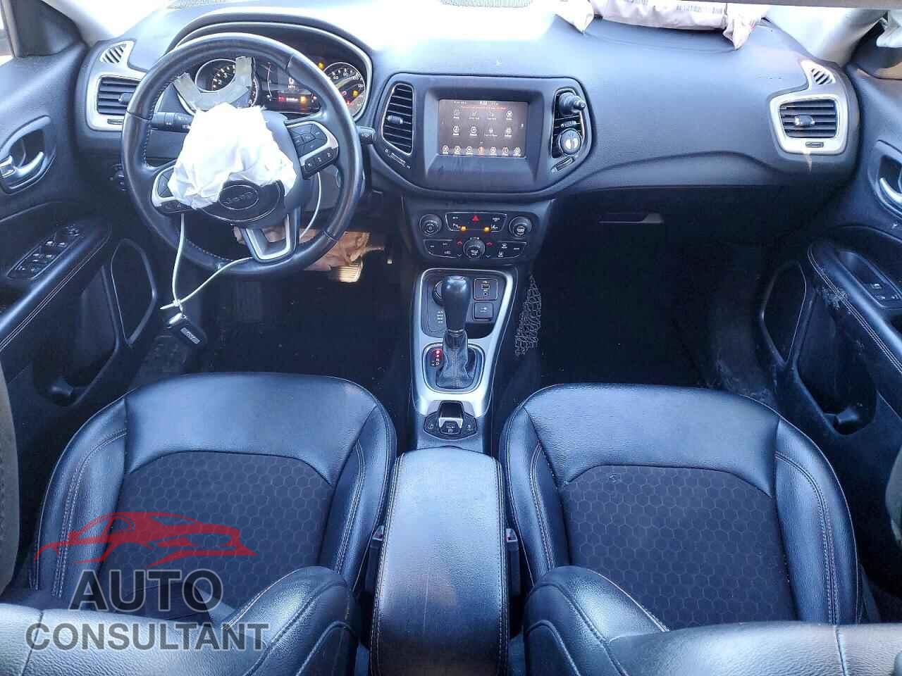 JEEP COMPASS 2020 - 3C4NJDBB7LT217982