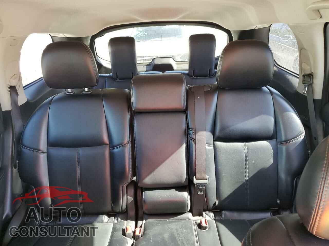 NISSAN PATHFINDER 2020 - 5N1DR2CN5LC581925