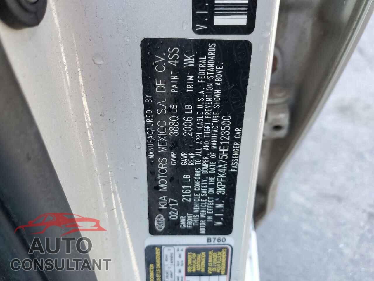 KIA FORTE 2017 - 3KPFK4A75HE123500