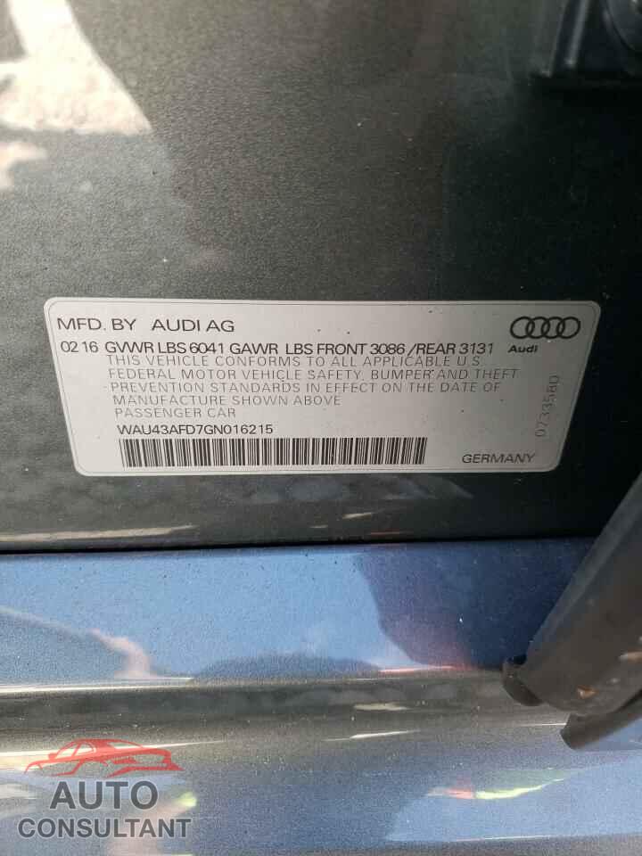 AUDI A8 2016 - WAU43AFD7GN016215