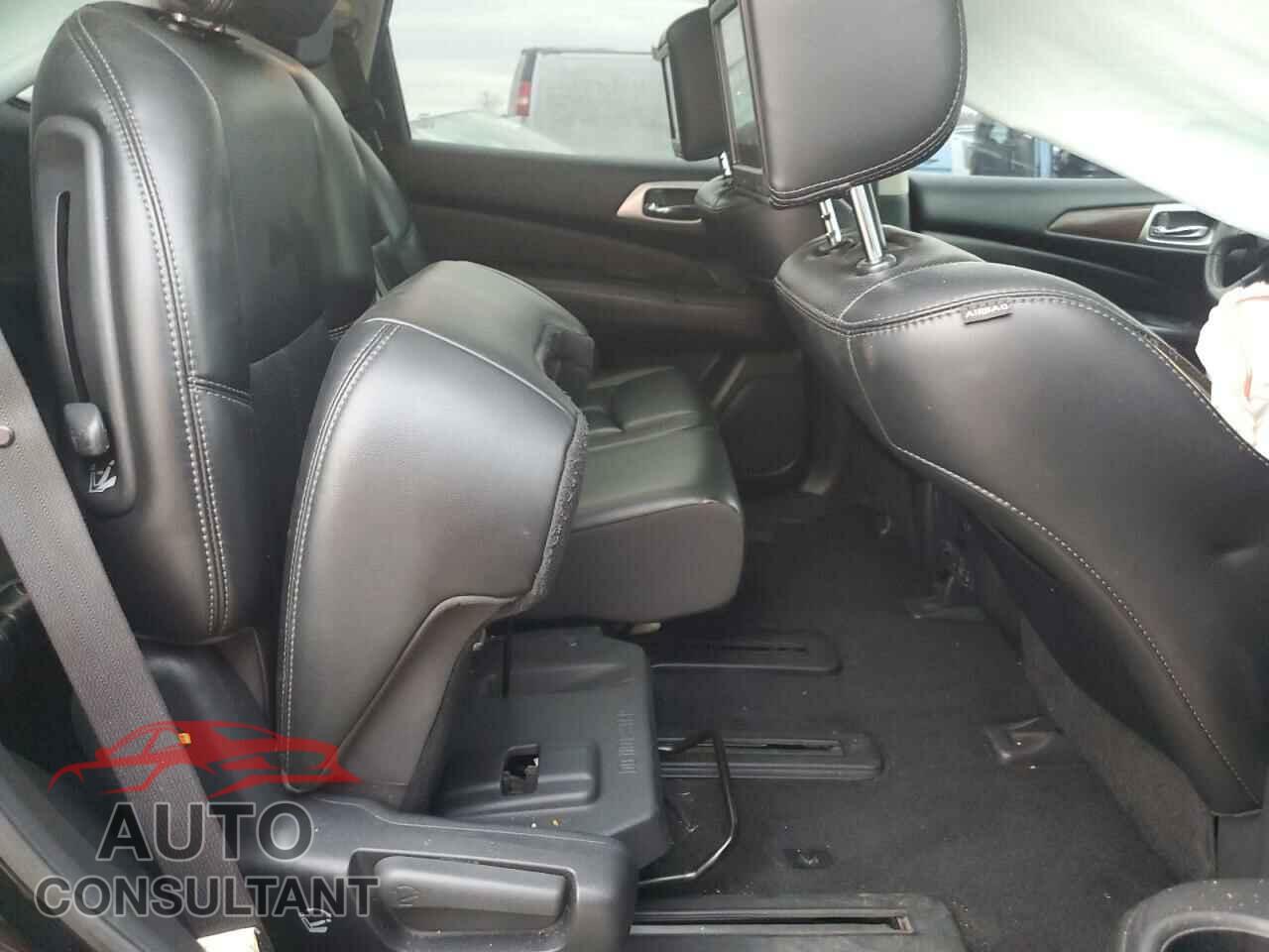 NISSAN PATHFINDER 2017 - 5N1DR2MN9HC625835