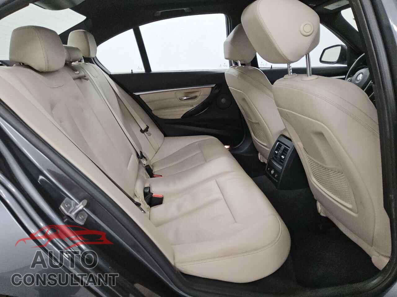 BMW 3 SERIES 2016 - WBA8E3G59GNU01998