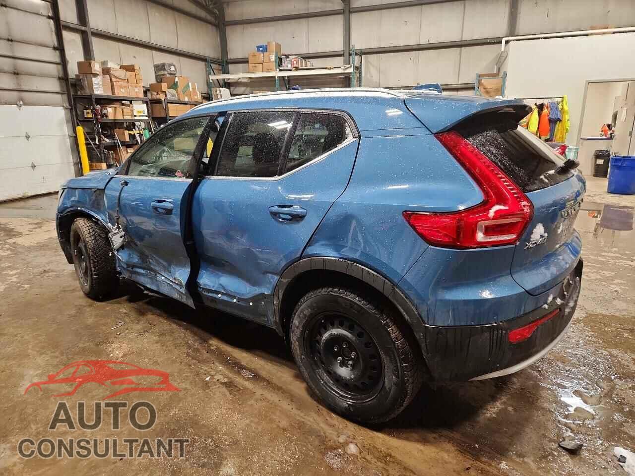 VOLVO XC40 PLUS 2023 - YV4L12UN8P2976423