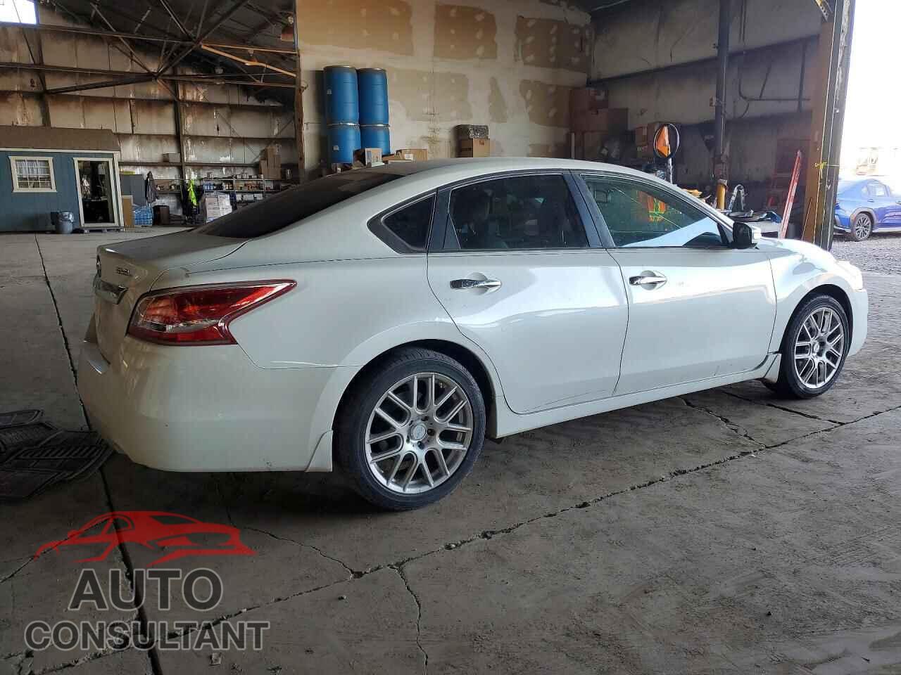 NISSAN ALTIMA 2013 - 1N4BL3AP4DN439682