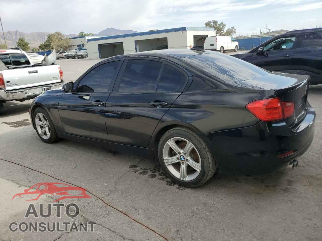 BMW 3 SERIES 2013 - WBA3C1G50DNR48061