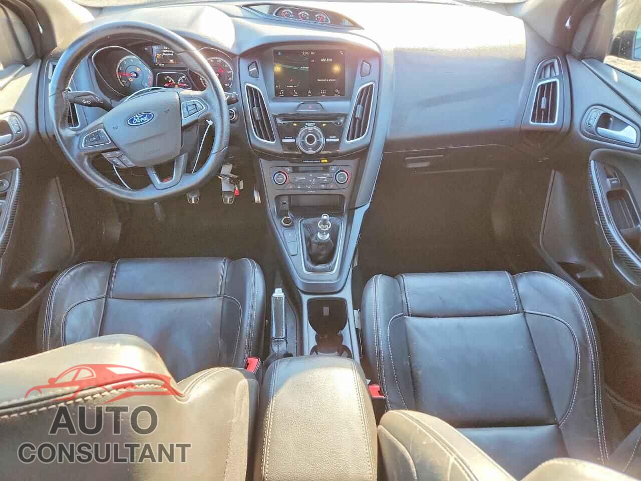 FORD FOCUS 2018 - 1FADP3L92JL256803