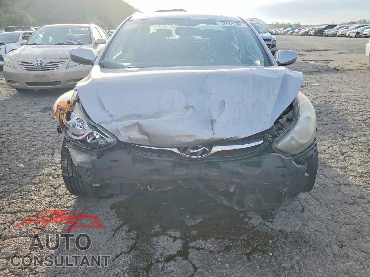 HYUNDAI ELANTRA 2013 - KMHDH4AE3DU737814