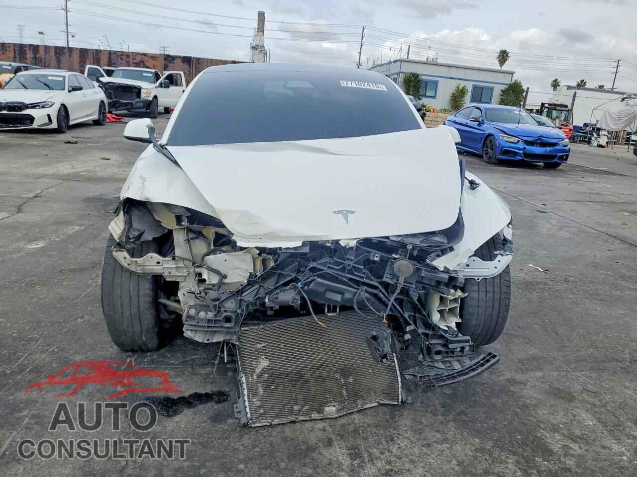 TESLA MODEL 3 2024 - 5YJ3E1EB0RF772320