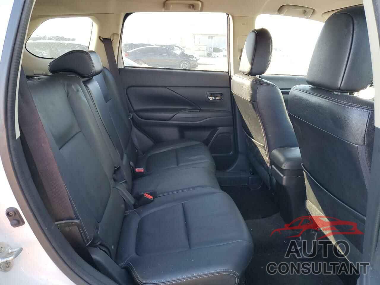 MITSUBISHI OUTLANDER 2018 - JA4AZ3A34JZ014429