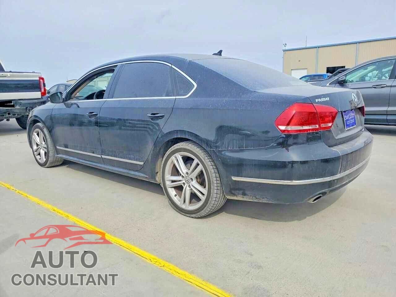 VOLKSWAGEN PASSAT 2013 - 1VWCM7A33DC132643