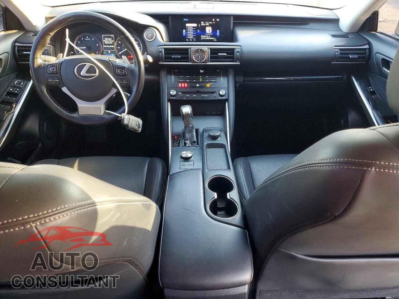 LEXUS IS 2018 - JTHBA1D23J5067282