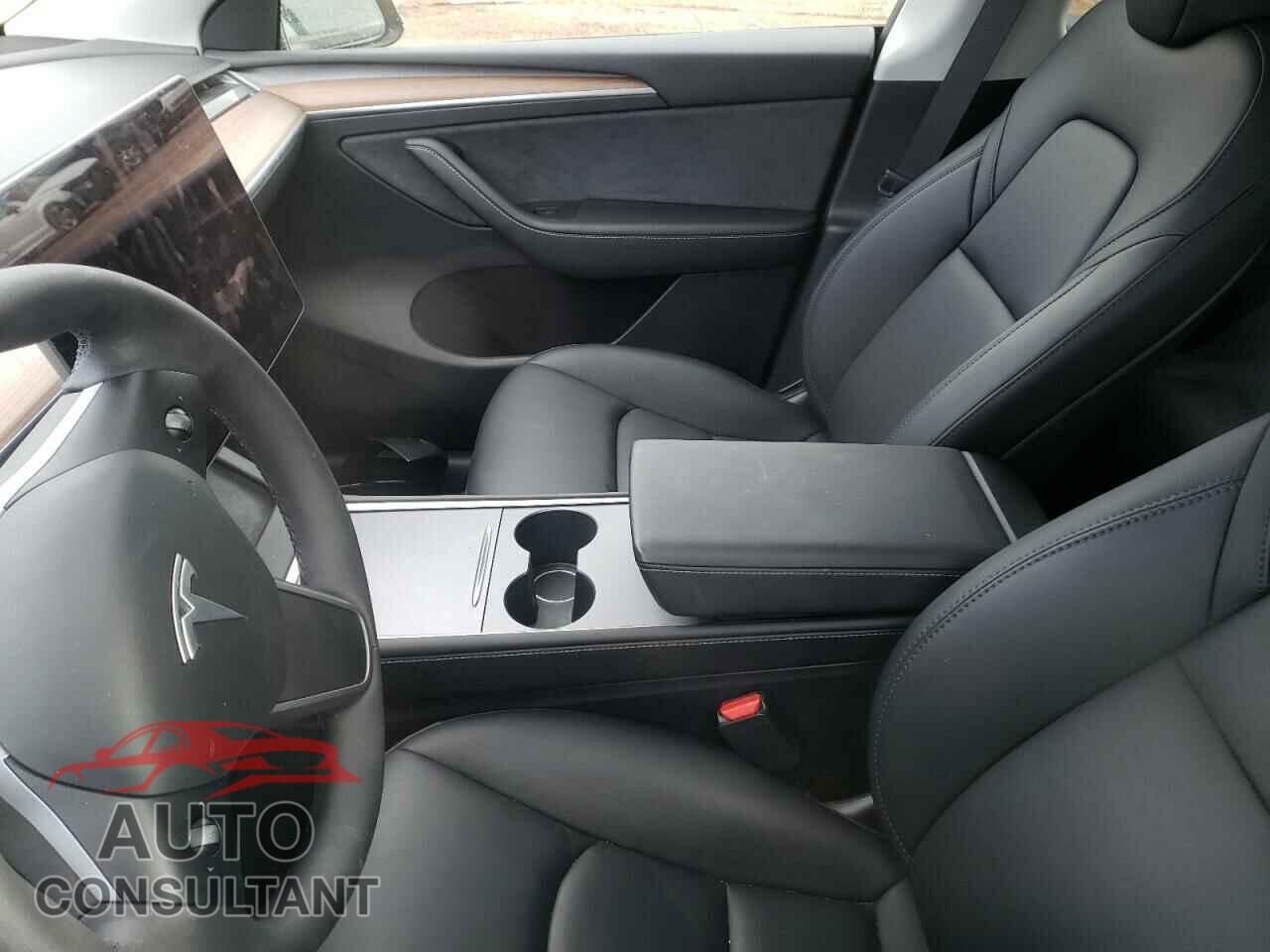 TESLA MODEL Y 2023 - 7SAYGAEEXPF848264