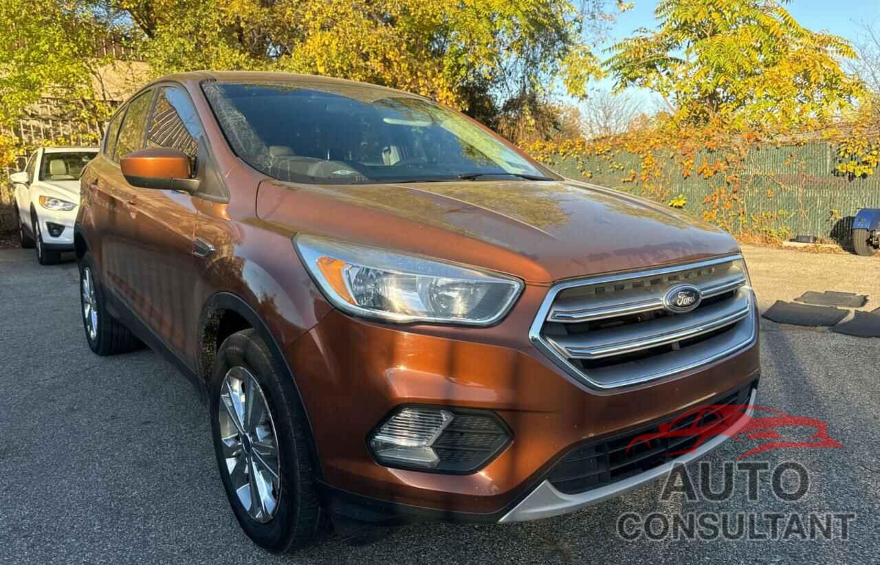 FORD ESCAPE 2017 - 1FMCU9GD0HUC27817