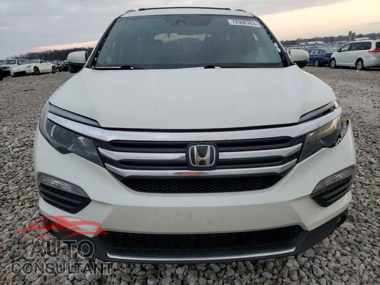 HONDA PILOT 2018 - 5FNYF6H96JB012101