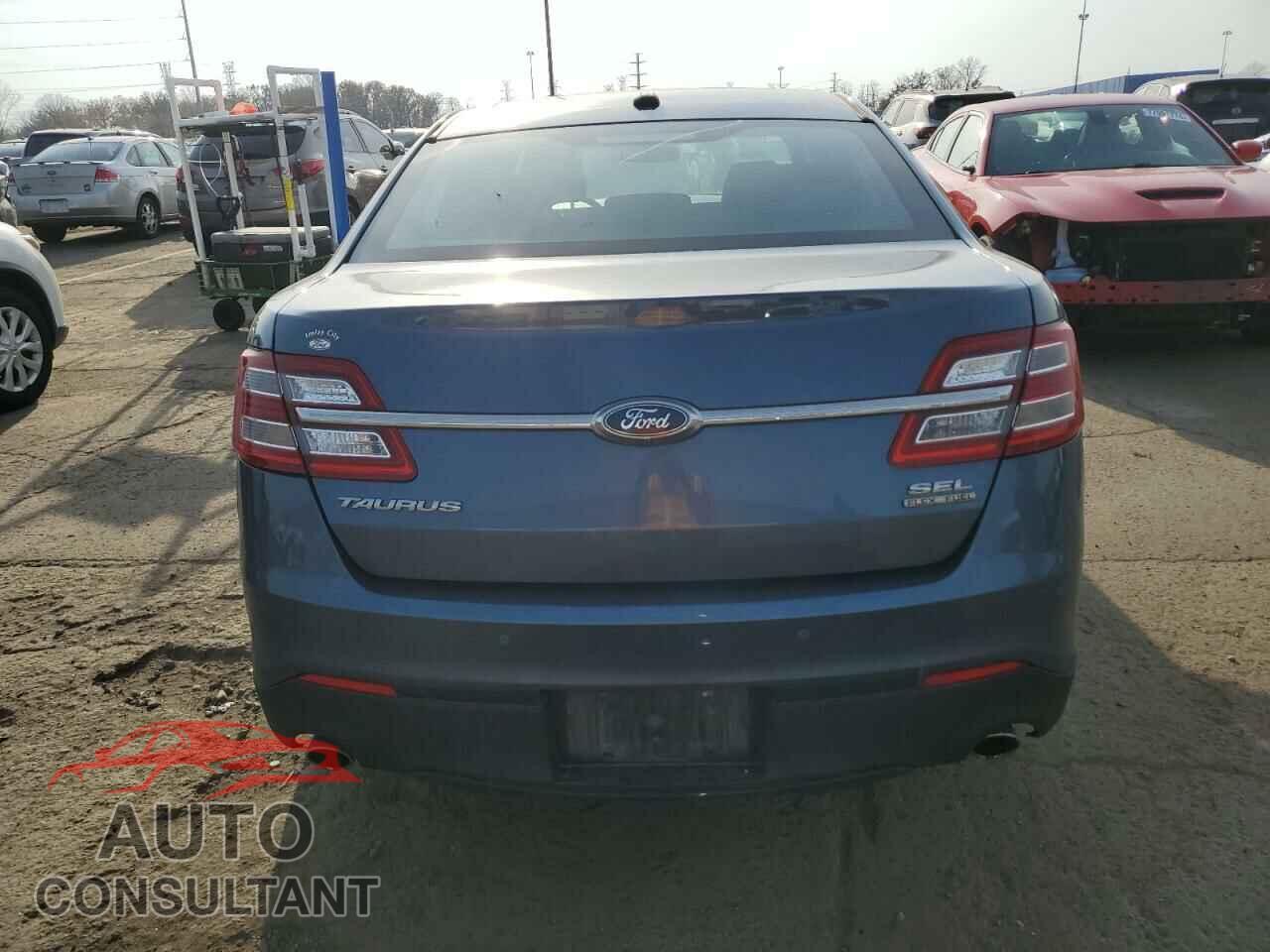 FORD TAURUS 2018 - 1FAHP2E89JG115042