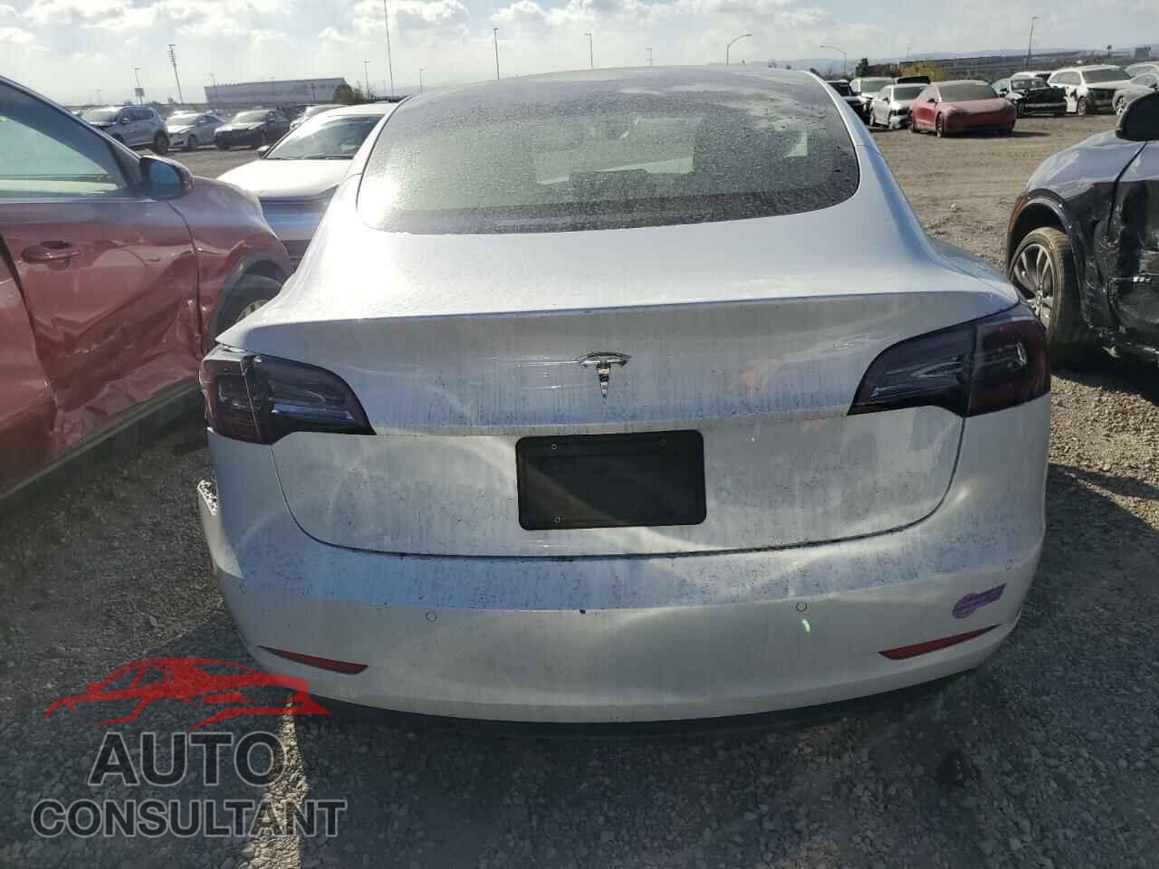 TESLA MODEL 3 2019 - 5YJ3E1EA7KF318000