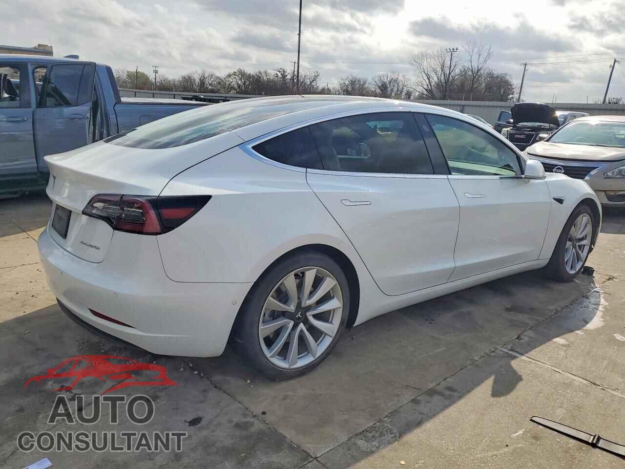 TESLA MODEL 3 2018 - 5YJ3E1EB9JF098155