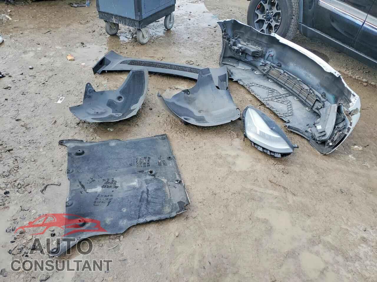 TESLA MODEL 3 2018 - 5YJ3E1EAXJF042152