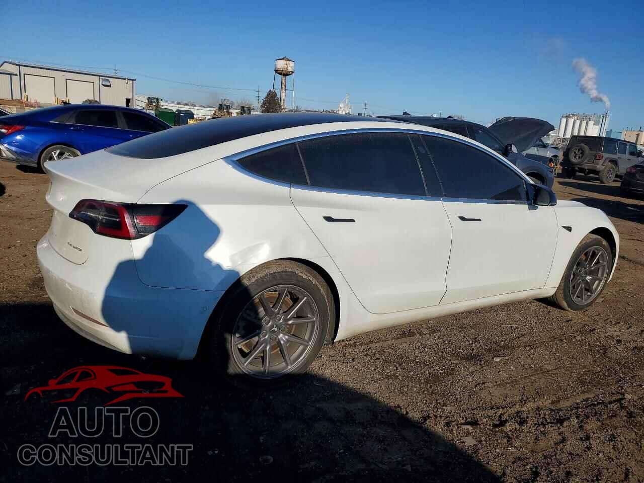 TESLA MODEL 3 2018 - 5YJ3E1EB4JF100247