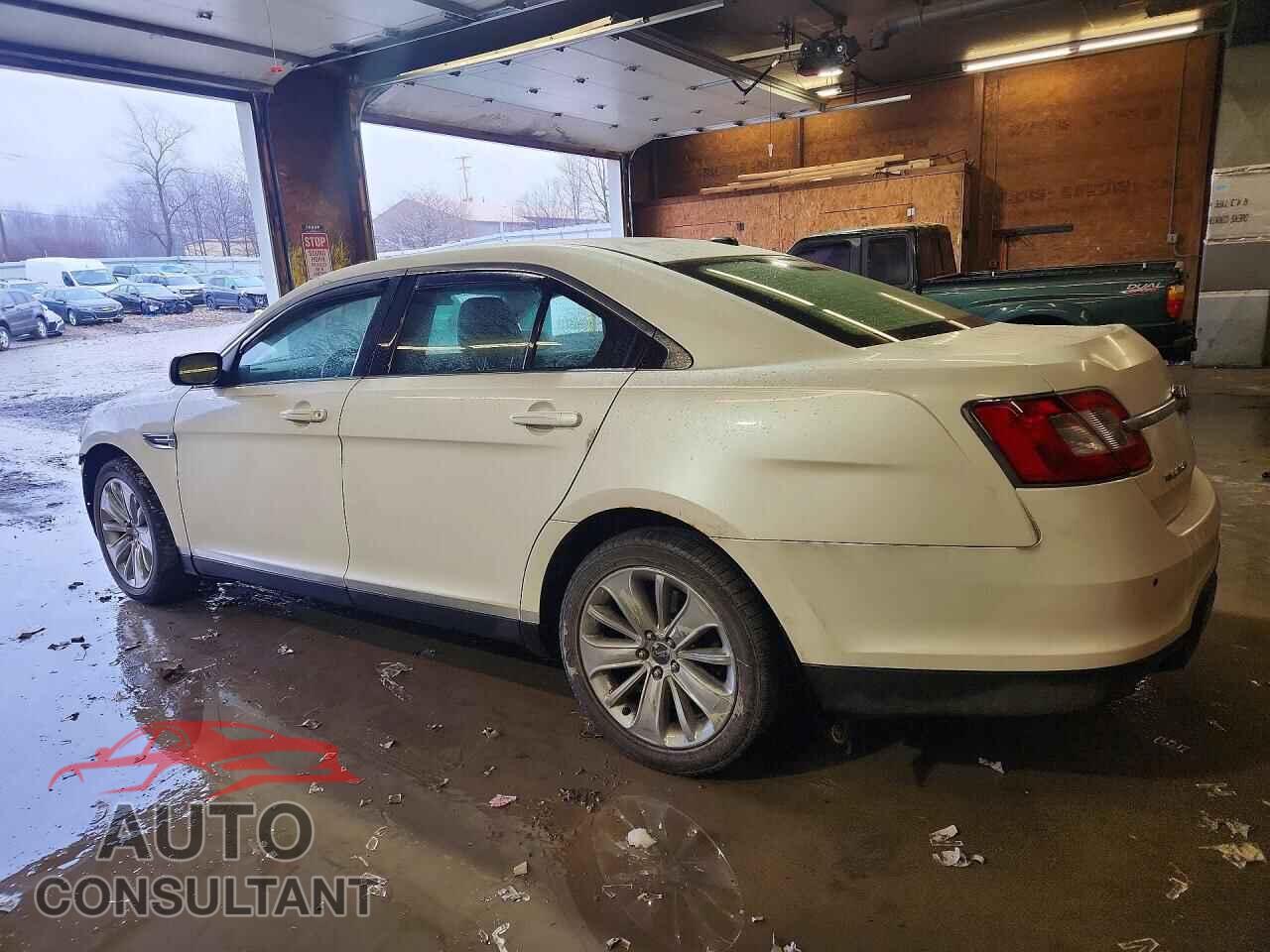 FORD TAURUS 2011 - 1FAHP2JW0BG172476