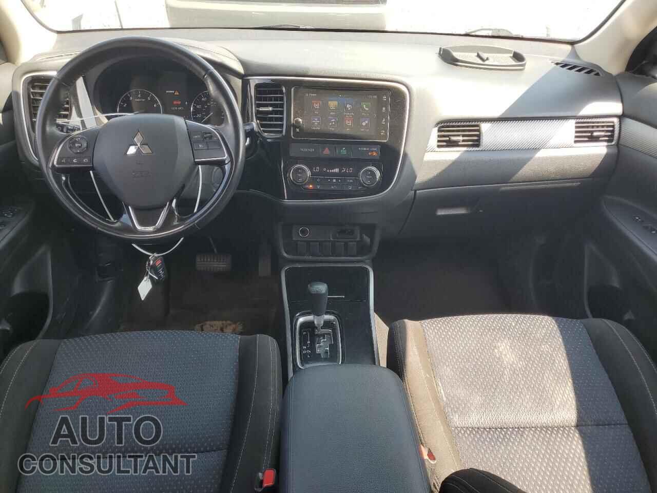 MITSUBISHI OUTLANDER 2017 - JA4AZ3A35HZ045585