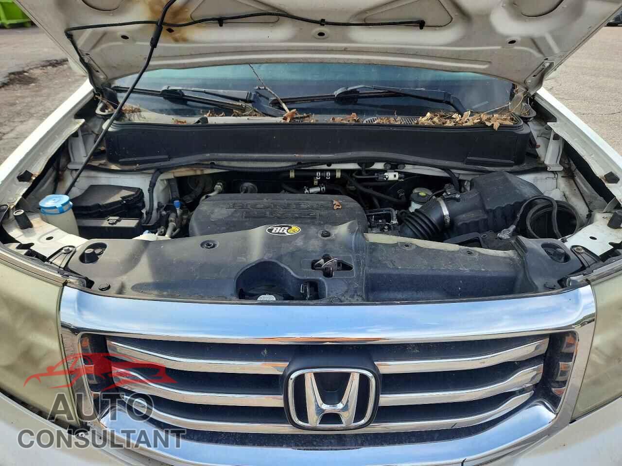 HONDA PILOT 2011 - 5FNYF4H95BB081237
