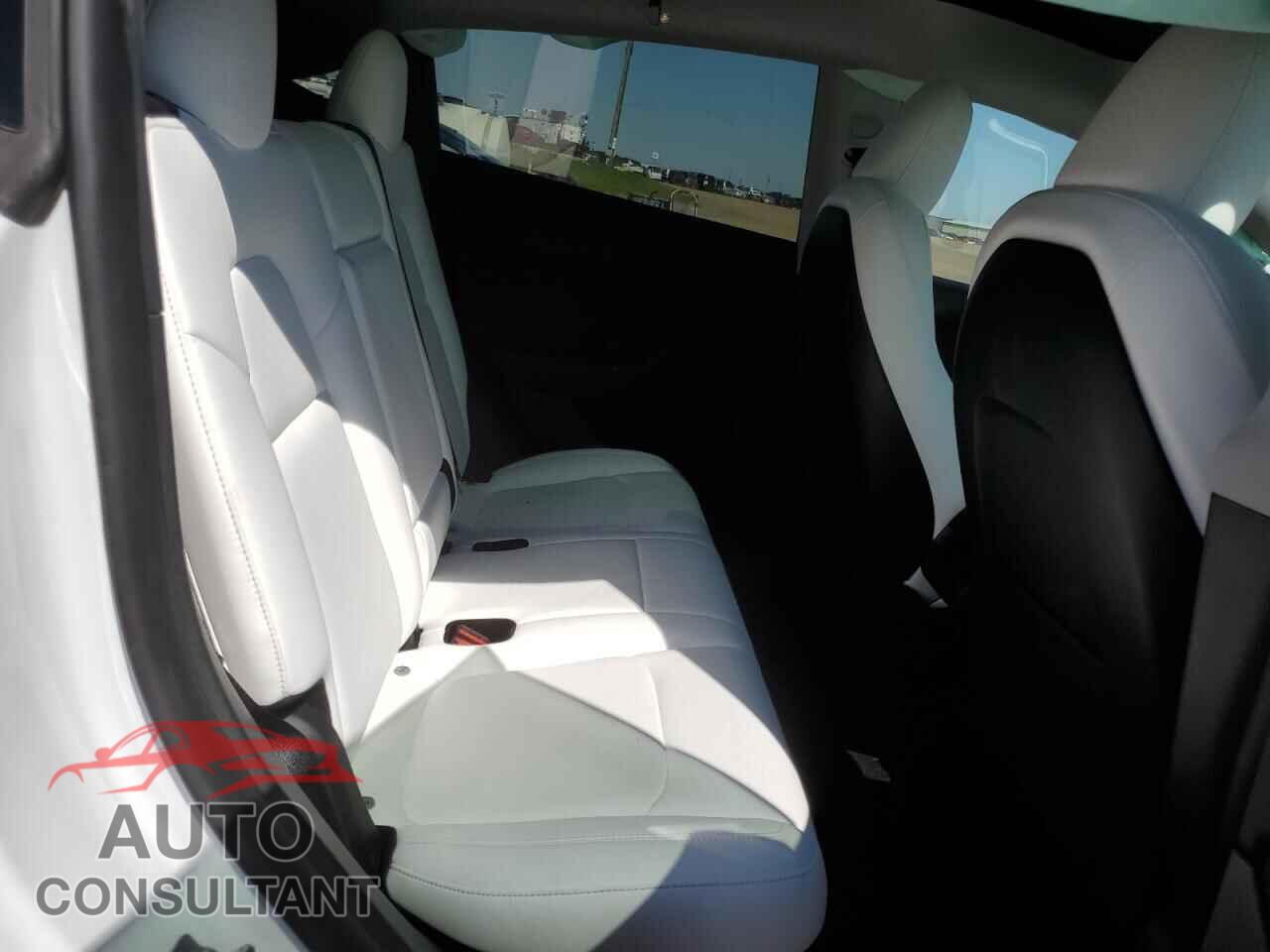 TESLA MODEL Y 2023 - LRWYGDEEXPC104060