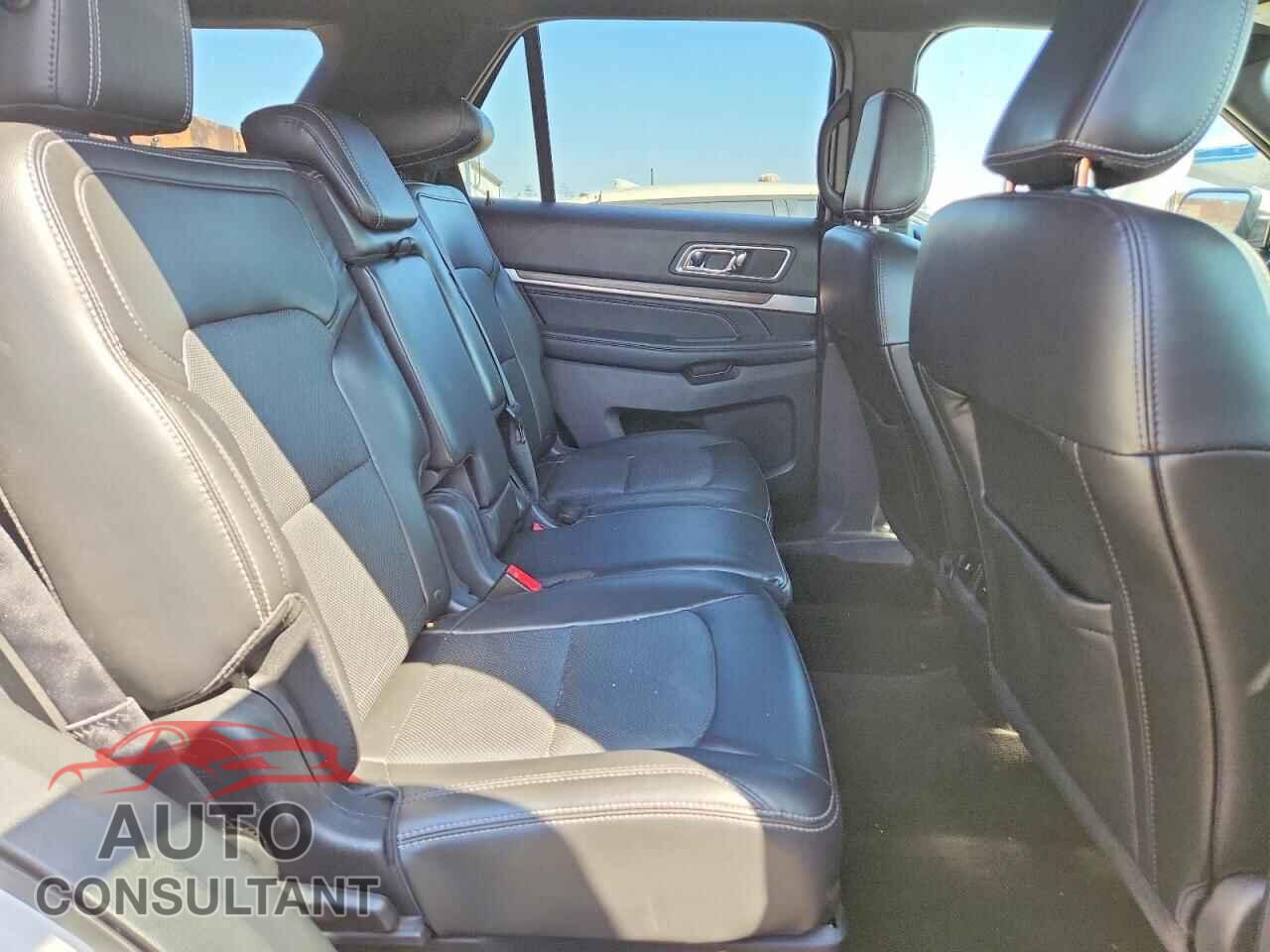 FORD EXPLORER 2018 - 1FM5K7F86JGB44243