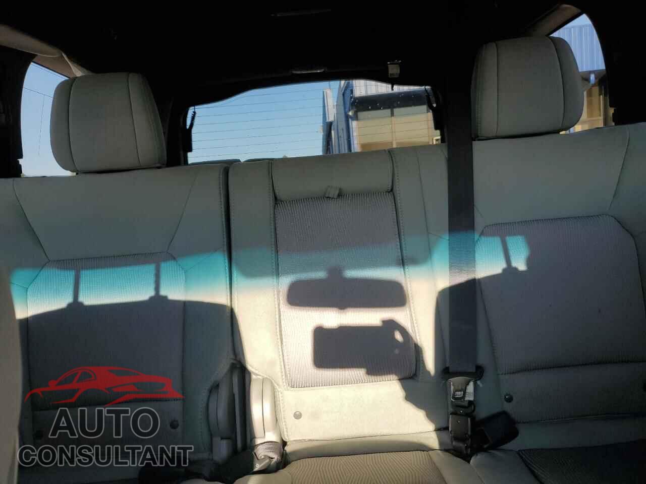 HONDA PILOT 2015 - 5FNYF4H47FB054809