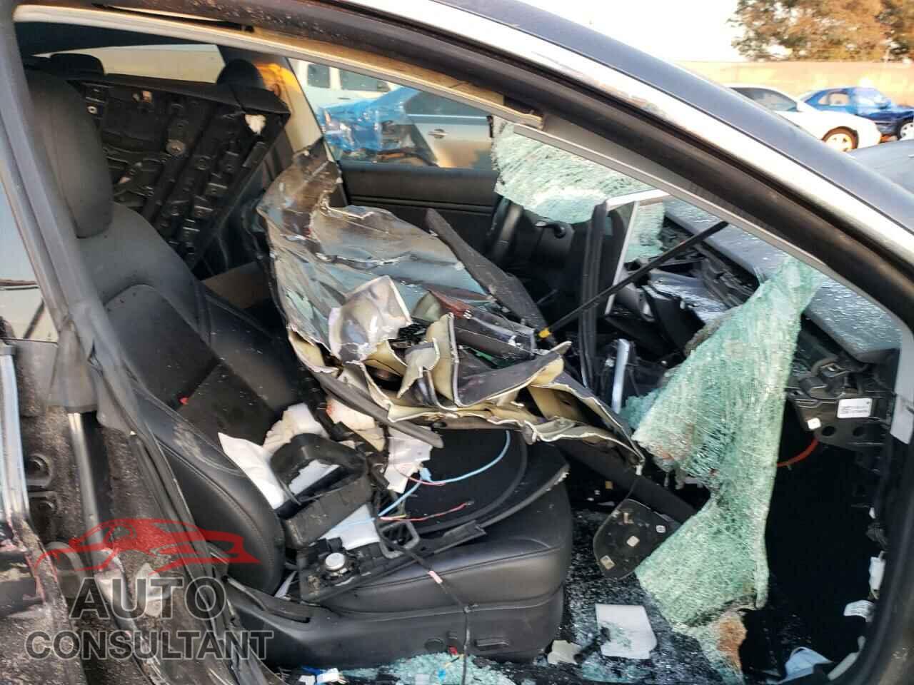 TESLA MODEL 3 2018 - 5YJ3E1EA0JF158458