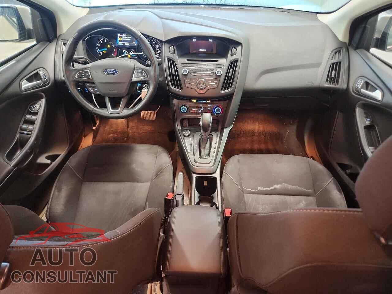 FORD FOCUS 2017 - 1FADP3F21HL205883