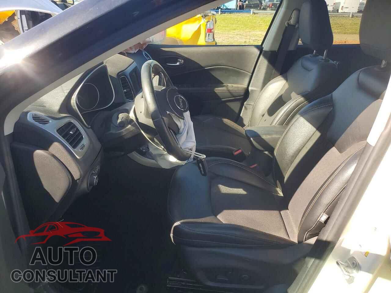 JEEP COMPASS 2018 - 3C4NJDBB7JT232673