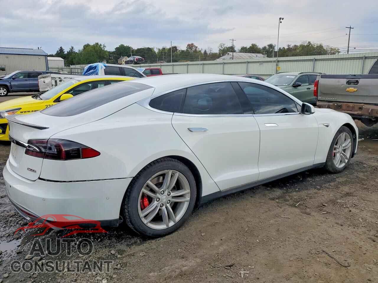 TESLA MODEL S 2015 - 5YJSA1E42FF118651