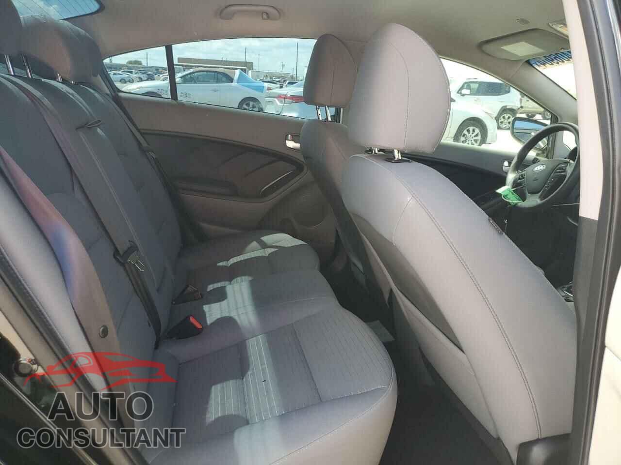 KIA FORTE 2017 - 3KPFL4A74HE056529