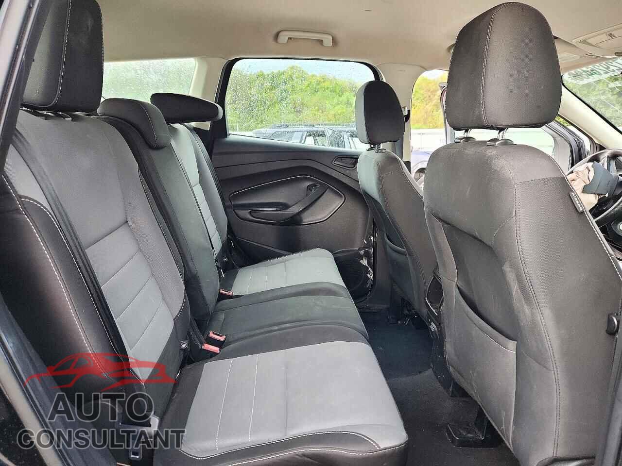 FORD ESCAPE 2017 - 1FMCU0F79HUC51007