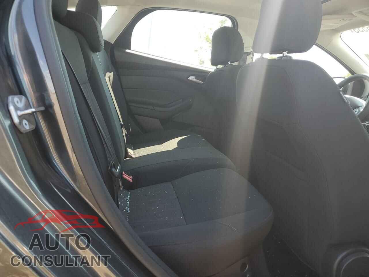 FORD FOCUS 2017 - 1FADP3M29HL253280