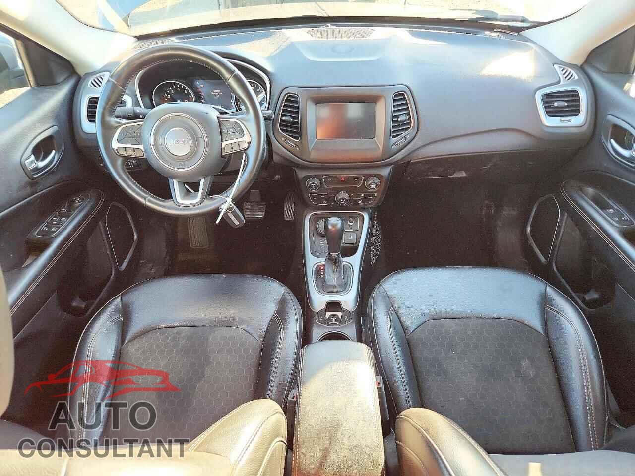 JEEP COMPASS 2018 - 3C4NJDBB7JT401235